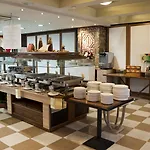 赛龙尼凯普斯酒店 4*