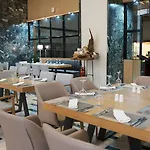 赛龙尼凯普斯酒店 4*