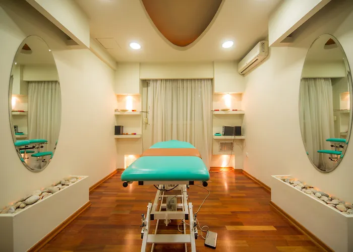 赛龙尼凯普斯酒店 4*