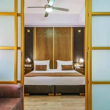 Capsis Hotel 4*
