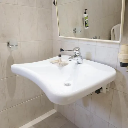 Capsis Hotel